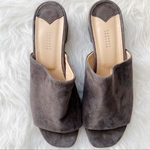 Barney’s NewYork Vero Cuoio Gray Sandal